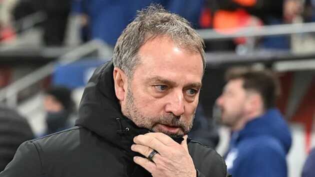 HLV Hansi Flick đang lạm dụng Pedri qu&aacute; nhiều