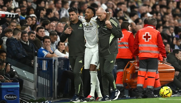 Arbeloa đau đầu vì hàng thủ Real nát bươm