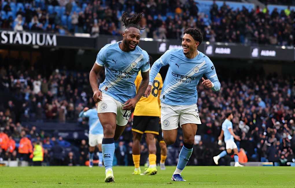 Man City thổi lửa cho đại chiến Arsenal với Man Utd - 2