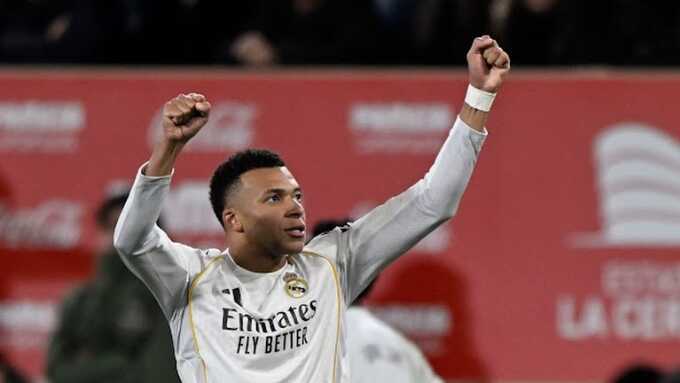 Mbappe lập cú đúp, đưa Real lên đầu bảng La Liga