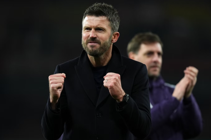 Keane: `Carrick vẫn không phải HLV lâu dài dù Man Utd toàn thắng`