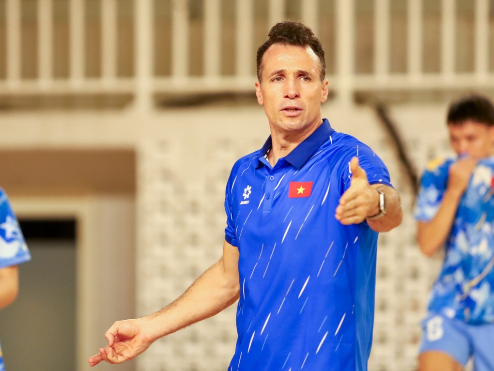 HLV người Argentina tiết lộ lý do giúp tuyển futsal Việt Nam thắng Kuwait