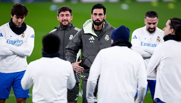 Arbeloa xóa bỏ quy tắc của Alonso trước đại chiến Benfica