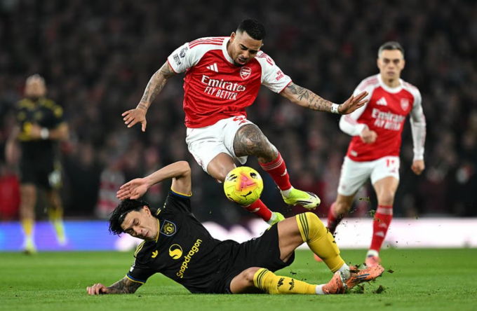 Scholes: `Arsenal có thể là nhà vô địch Ngoại hạng Anh tệ nhất`