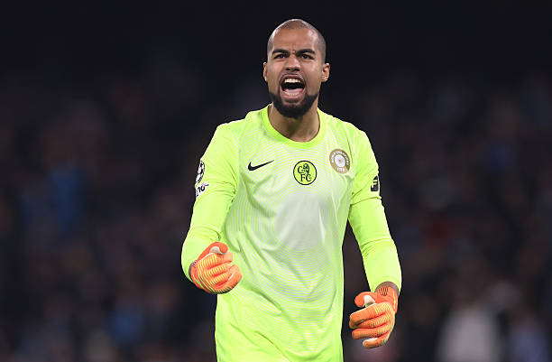 Được HLV Rosenior đặt niềm tin, Robert Sanchez đang thi đấu xuất thần c&ugrave;ng Chelsea.