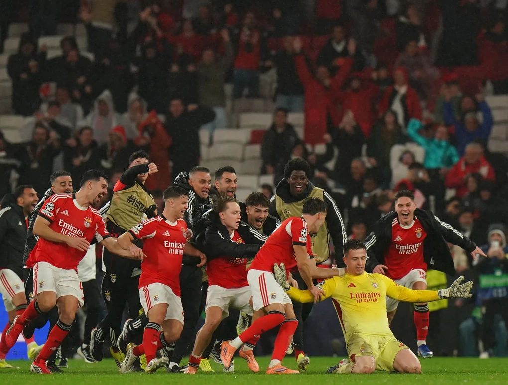 Thủ môn ghi bàn vào lưới Real Madrid, CLB của Mourinho giành vé không tưởng - 2