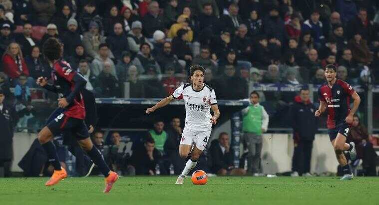 Leao tỏa sáng, Milan nhọc nhằn chiếm đỉnh bảng Serie A