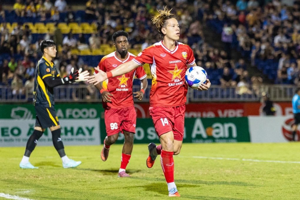 Lê Viktor chơi ấn tượng, CLB Hà Tĩnh vẫn bị chia điểm ở V-League