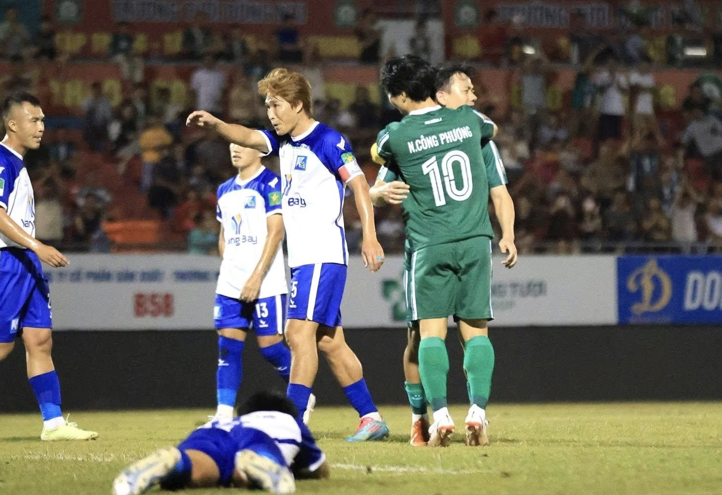 Công Phượng tái xuất ấn tượng, Đồng Nai ngược dòng lấy 3 điểm