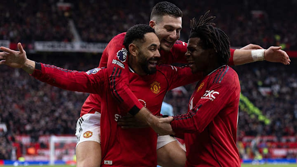 HLV Carrick đối mặt tổn thất lực lượng khi Man Utd đang thăng hoa - 2