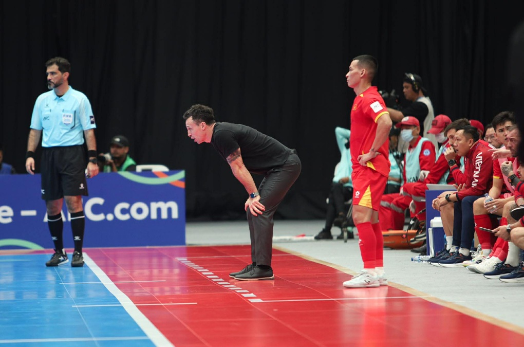 HLV futsal Việt Nam khẳng định chơi tốt hơn Thái Lan, sẵn sàng cho tứ kết - 2