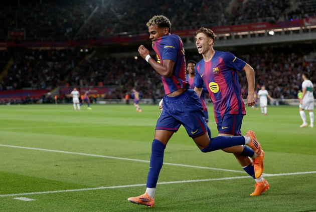 Pháo đài Martinez Valero thách thức lịch sử Barca