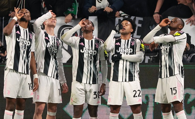 Juventus hừng hực kh&iacute; thế sau khi đ&aacute;nh bại Napoli.