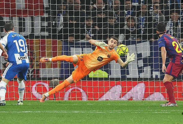 Màn trình diễn để đời của Joan Garcia ngày về mái nhà xưa