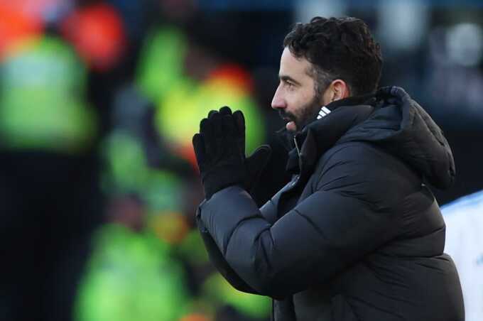 Carragher: `Amorim chưa đủ tầm dẫn dắt CLB ở Ngoại hạng Anh`