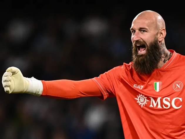 Soi trận Napoli vs Verona: Nhấn chìm đội bét bảng