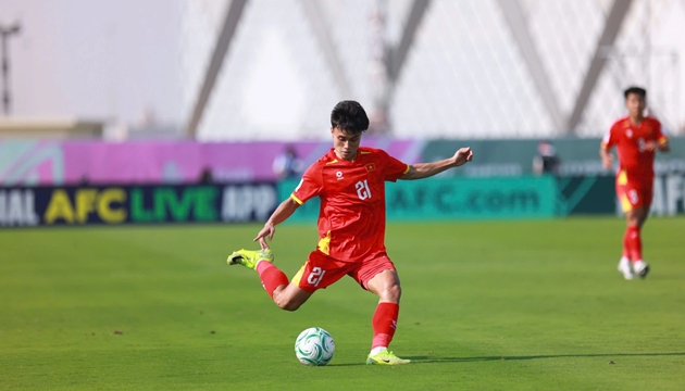 HLV Polking ngỡ ngàng trước màn lột xác của U23 Việt Nam