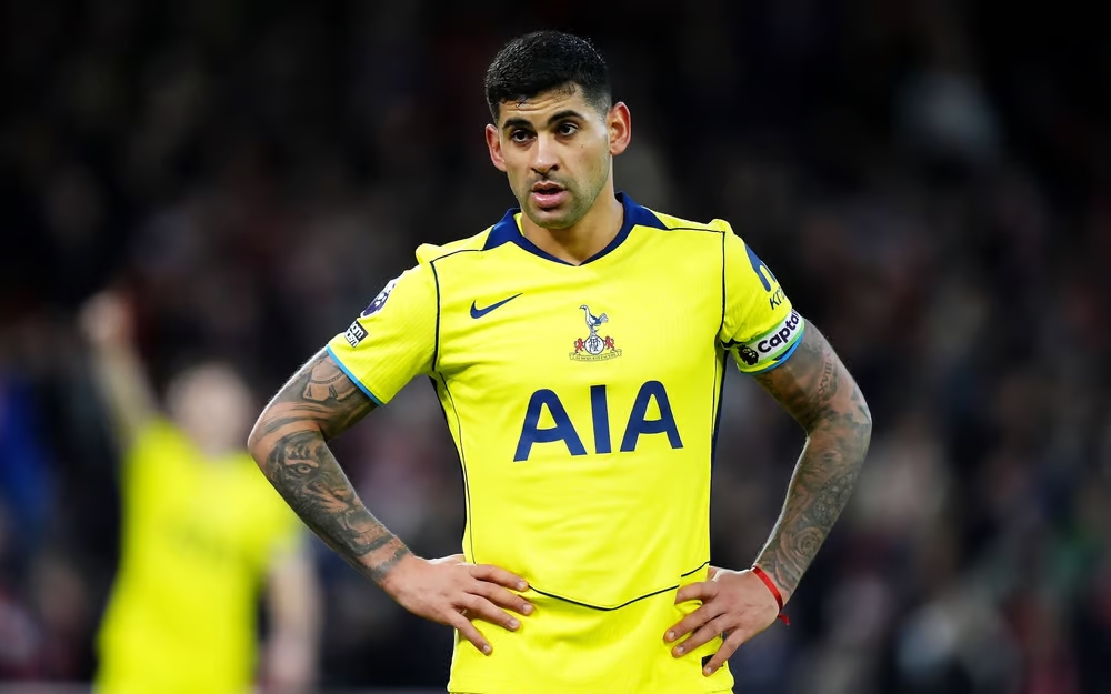 Thomas Frank nhắc nhở Romero sau vụ tố lãnh đạo dối trá