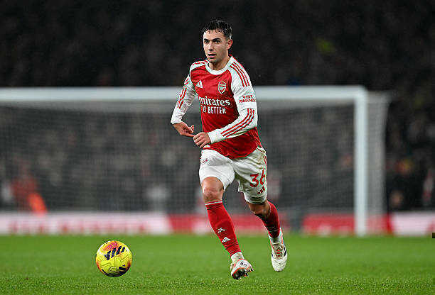 Martin Zubimendi (6.8): Anh ấy kh&ocirc;ng tạo n&ecirc;n tiếng vang lớn khi đối đầu với đội b&oacute;ng từng theo đuổi m&igrave;nh, nhưng đ&oacute; cũng kh&ocirc;ng phải l&agrave; nhiệm vụ ch&iacute;nh của Zubimendi. Nếu c&oacute; điều g&igrave; đ&aacute;ng n&oacute;i, th&igrave; anh ấy l&agrave; tiền vệ duy nhất của Arsenal thực sự ho&agrave;n th&agrave;nh tốt vai tr&ograve; của m&igrave;nh trong trận n&agrave;y.