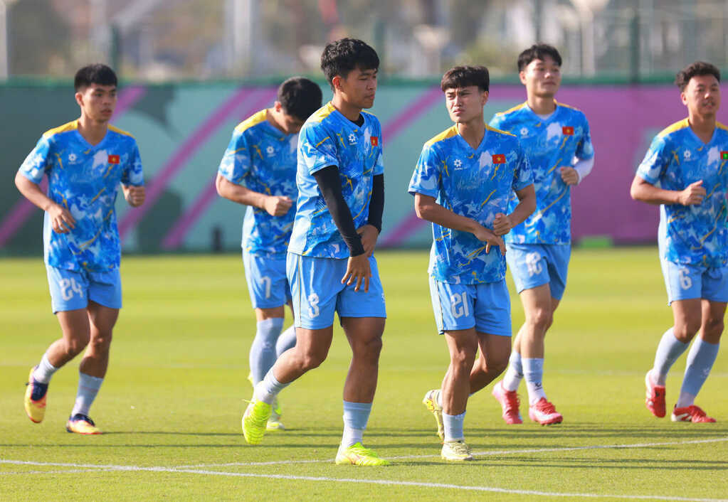 CLB Barca `tranh` sân tập với U23 Việt Nam tại Saudi Arabia