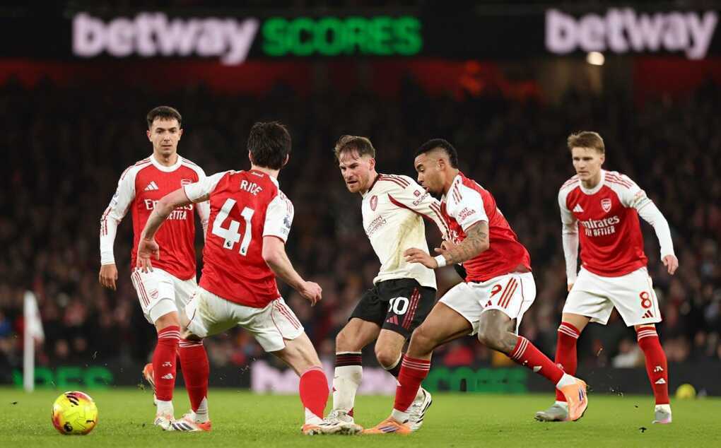 Hòa Liverpool, Arsenal chưa thể bỏ xa Man City - 2