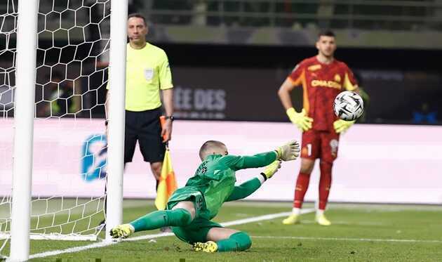 Lucas Chevalier bước qua giông bão để hóa người hùng