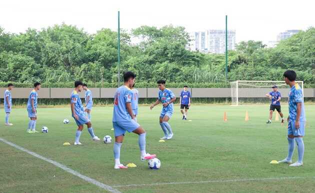 U23 Việt Nam cho thấy sự hạn chế khi thua đậm U23 H&agrave;n Quốc ở Asiad. (Ảnh: VFF)