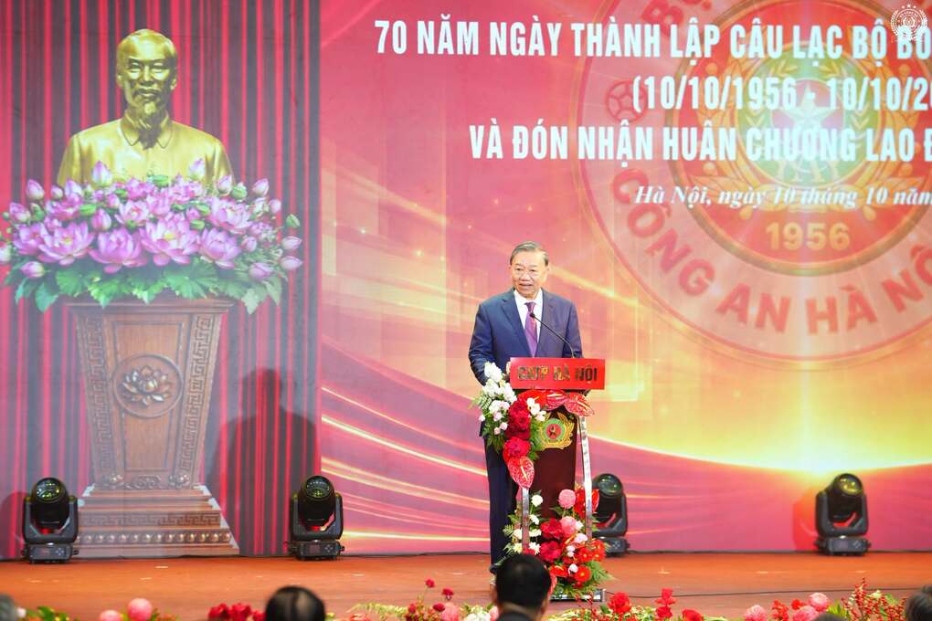 CLB CAHN nhận Huân chương Lao động hạng Nhất