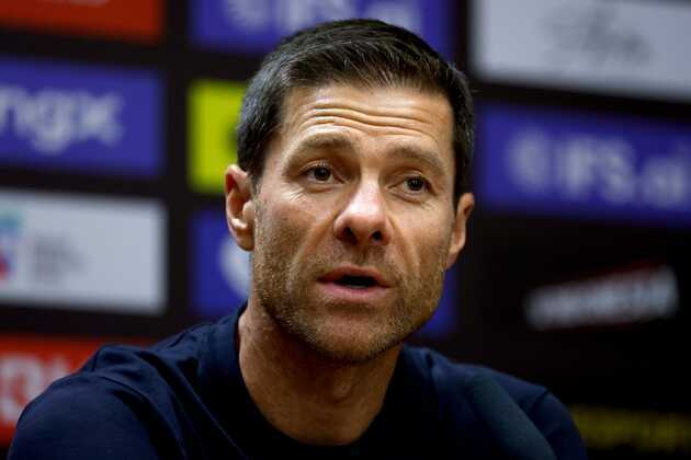 Xabi Alonso không vội phản ứng về vụ bê bối của Man City
