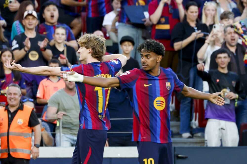 Đội chủ s&acirc;n Camp Nou muốn hướng đến những mục ti&ecirc;u lớn ở m&ugrave;a giải năm nay. Ảnh: EPA.