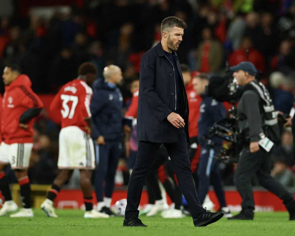 Carrick đau đớn khi Man Utd bị CĐV la ó