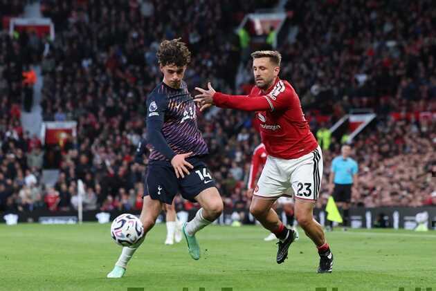 Chấn thương của Luke Shaw chỉ l&agrave; 1 trong nhiều c&acirc;u chuyện &aacute;p lực m&agrave; BLĐ MU phải đối mặt hiện tại. EPA