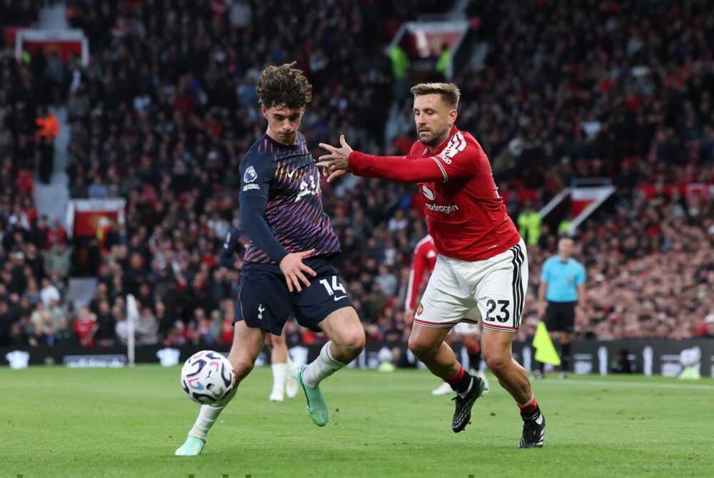 Man Utd nín thở chờ kết quả chấn thương của Luke Shaw