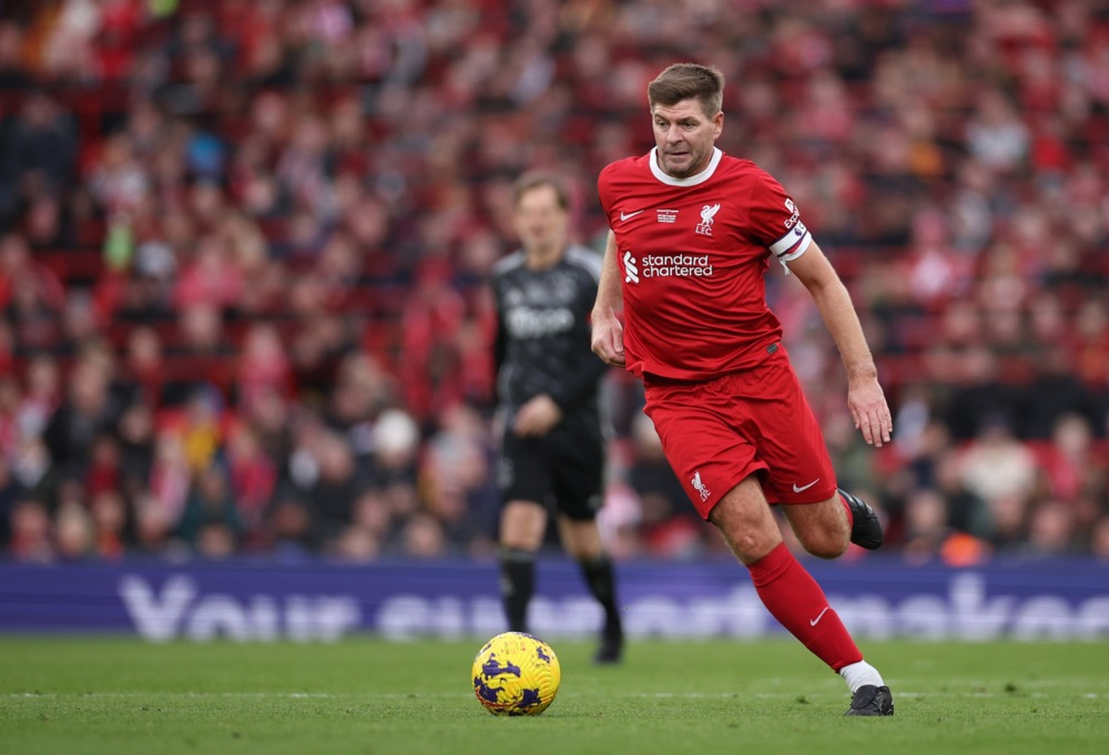 Gerrard chất vấn Man City sau phán quyết vi phạm tài chính