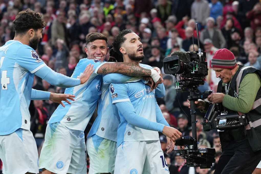Schmeichel: `Man City nên bị trừ 25 điểm trong 5 mùa tiếp theo`