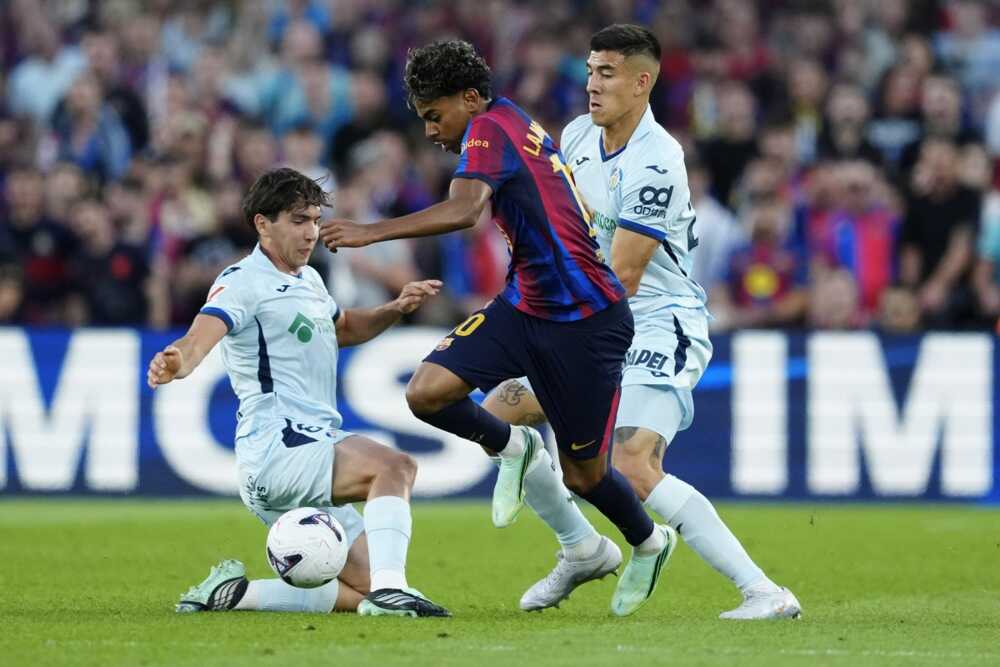 Yamal l&agrave; ng&ograve;i nổ quan trọng nhất của Barca. Ảnh: EPA.