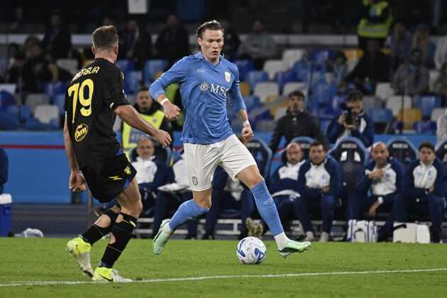 Ngo&agrave;i De Bruyne v&agrave; Hojlund, Scott McTominay cũng l&agrave; 1 trong những ng&ocirc;i sao đ&aacute;ng xem của Napoli. Ảnh: EPA
