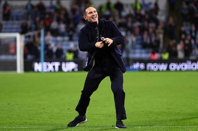 Lampard tạo địa chấn, Coventry nhấn chìm Newcastle