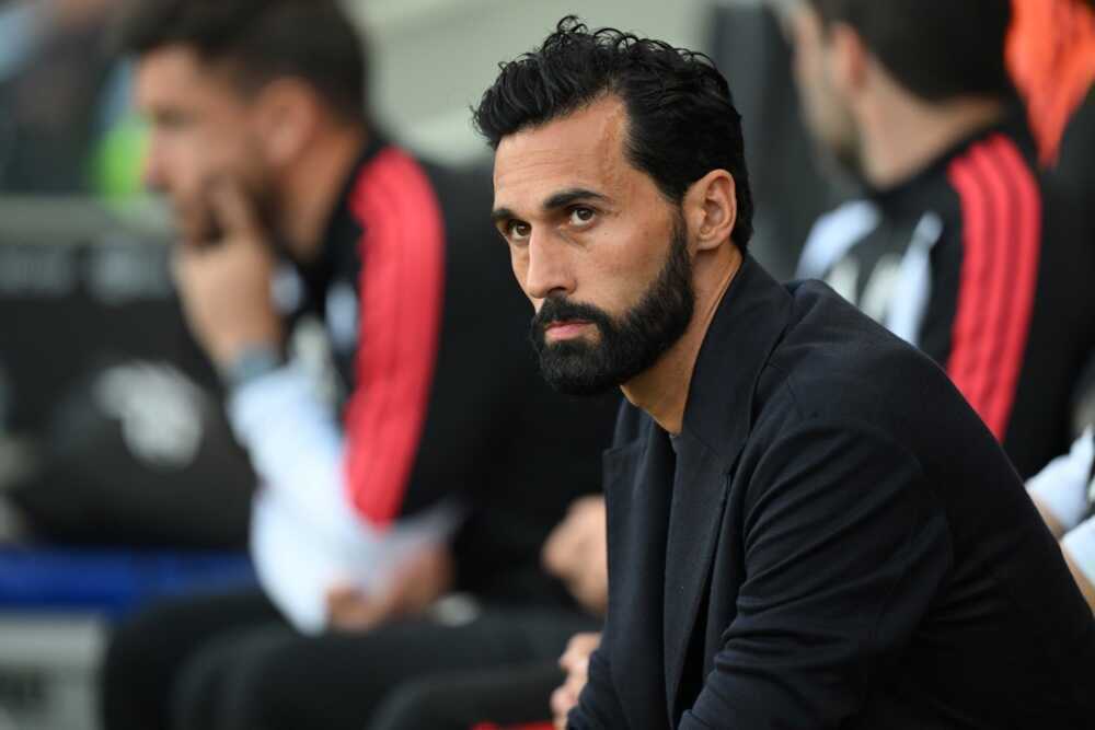 Arbeloa nhận ~tối hậu thư~, nguy cơ mất việc đầu tiên tại Ngoại hạng Anh 2026/27