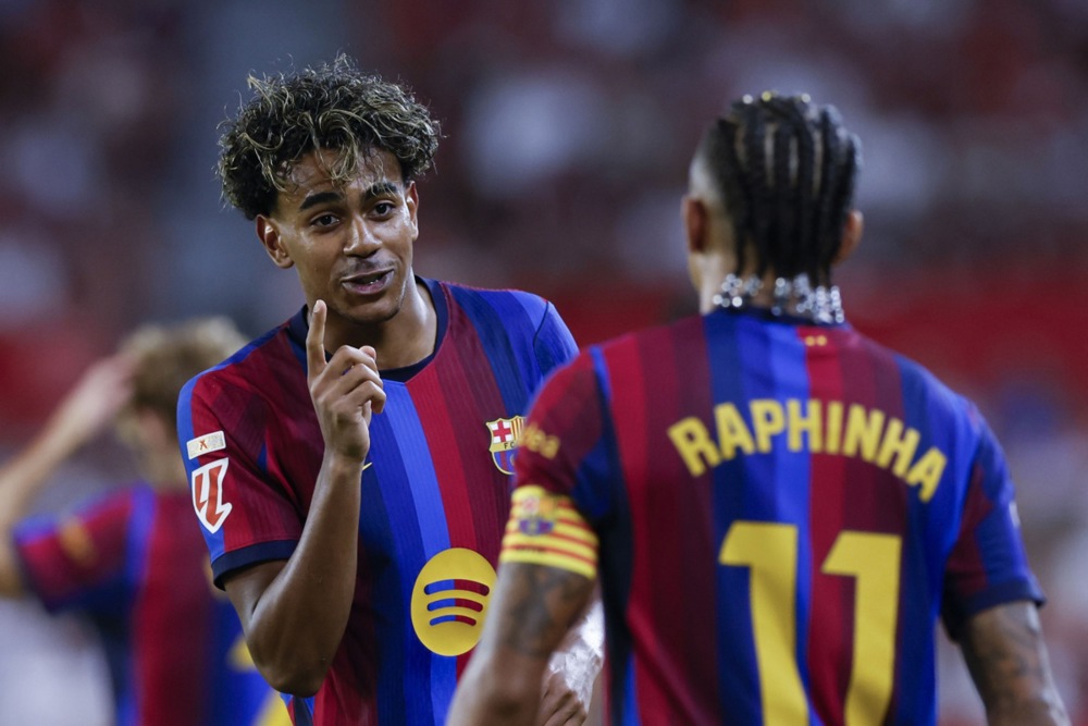 Barca không còn nhớ Lewandowski, Ferran Torres hay Rashford