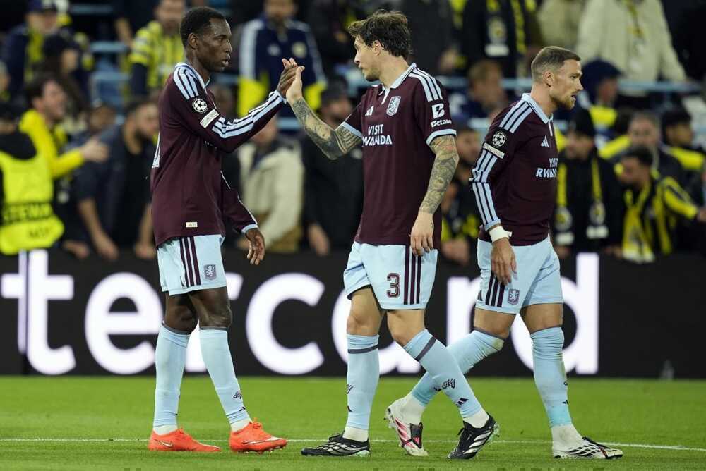 Aston Villa thể hiện một m&agrave;n tr&igrave;nh diễn vượt trội so với đại diện đến từ Thổ Nhĩ Kỳ. Ảnh: EPA.