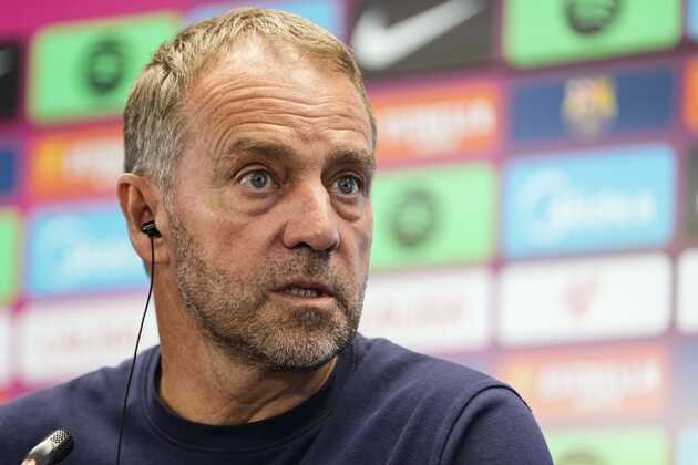Hansi Flick bất ngờ đổi lịch của Barca trước trận đấu với Betis