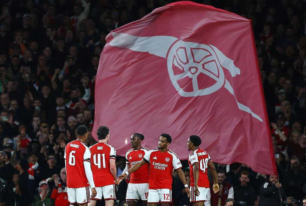 Arsenal - từ bậc thầy bóng chết đến thứ bóng đá quyến rũ