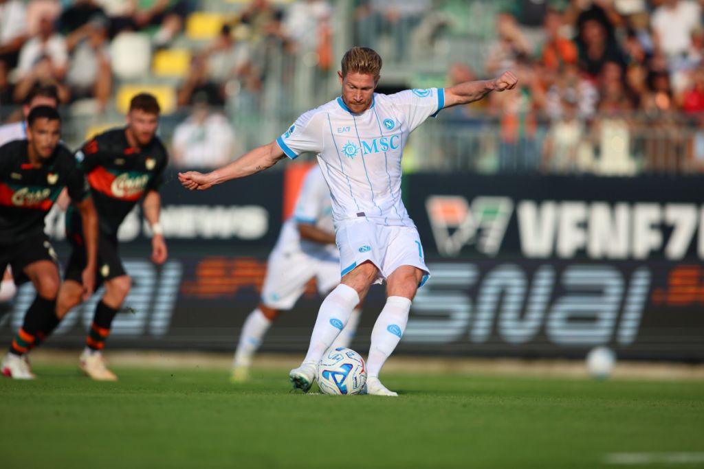 De Bruyne đá hỏng phạt đền, Venezia thắng sốc Napoli