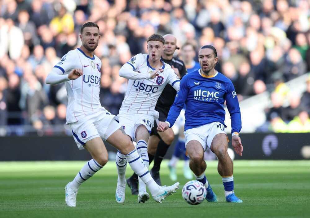 Neto lập cú đúp, Chelsea tiến vào top 4 Ngoại hạng Anh