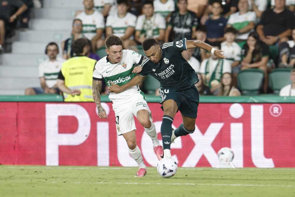 Mbappe l&agrave; điểm tựa của Real. Ảnh: EPA.