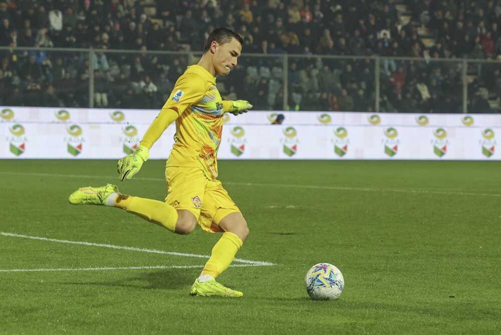 Thủ môn ĐT Indonesia chỉ ra sự khác biệt giữa Juventus và Inter Milan