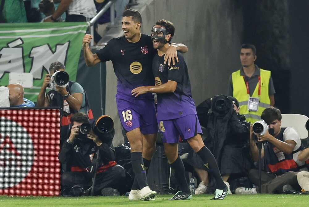 Barca trả giá đắt, Garcia nguy cơ lỡ hẹn đại chiến PSG và Real
