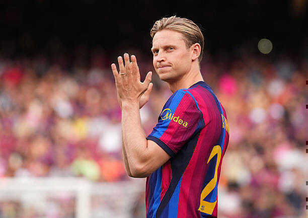 De Jong còn chỗ đứng nào ở tuyến giữa Barca?