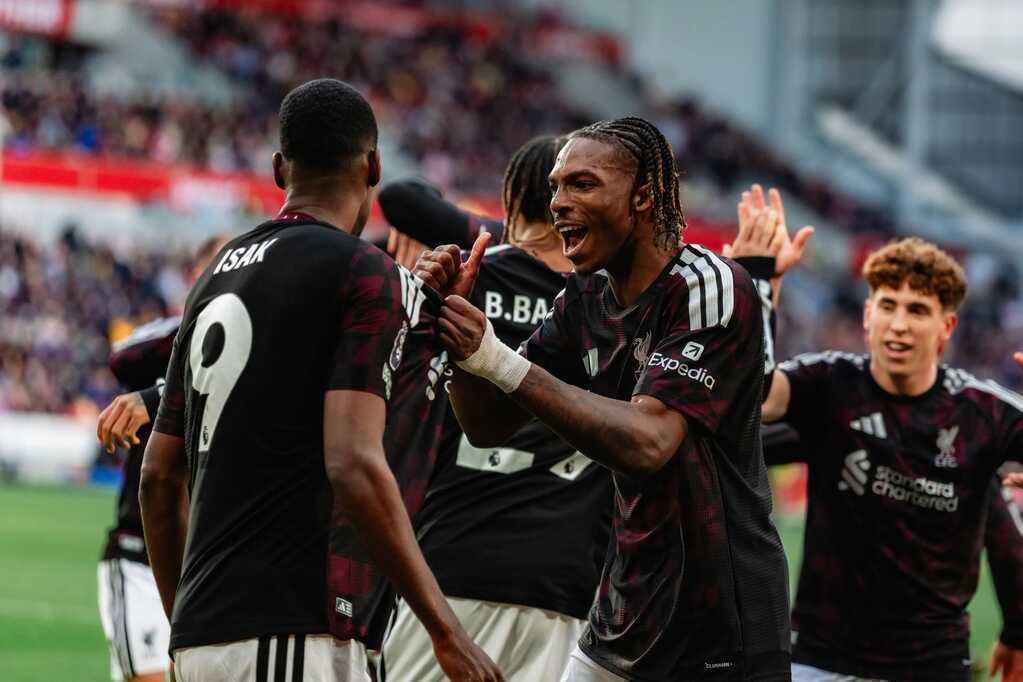 Hàng công 400 triệu bảng của Liverpool đã khởi sắc